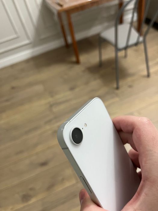 Iphone 16e продается