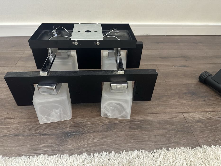 Продам    люстру.