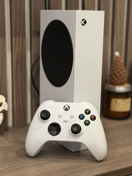 Продам xbox series s в отличном состоянии.