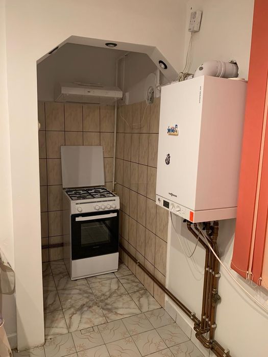 De vânzare apartament 3 camere
