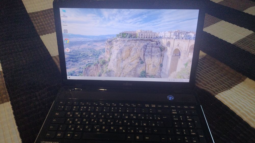 Ноутбук  fujitsu не дорого