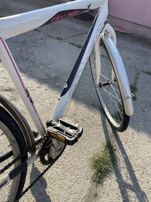 Vand bicicleta putin folosita