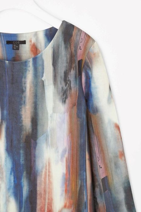 COS рокля в ефектен принт