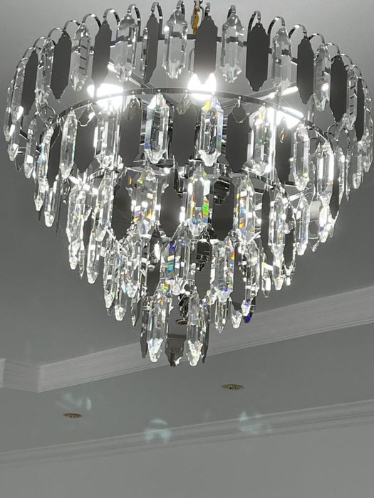 Продаётся люстра