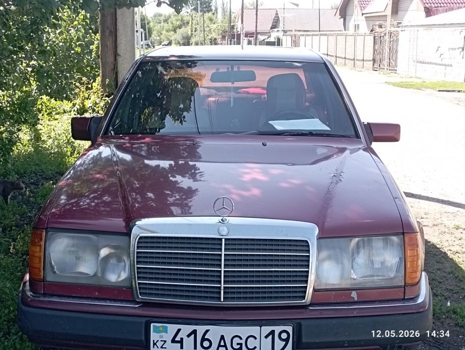 Продам срочно Мерседес 124