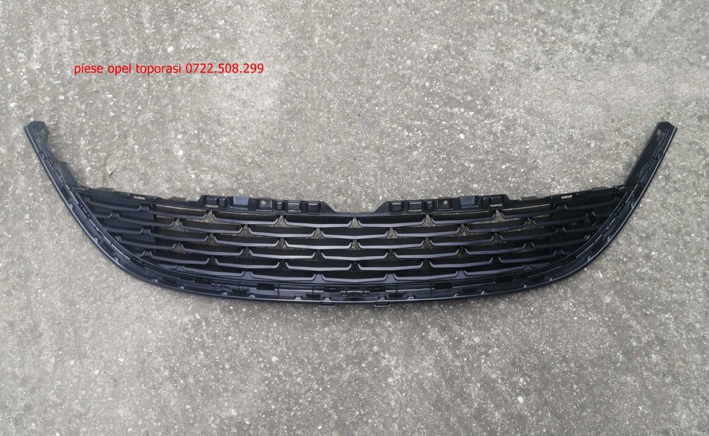 Grila din bara Opel Astra J facelift 150 lei