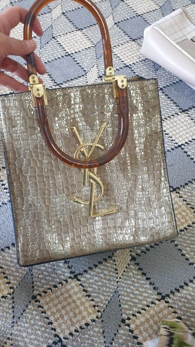 Dilmusdan sovg'aga olingan sumka