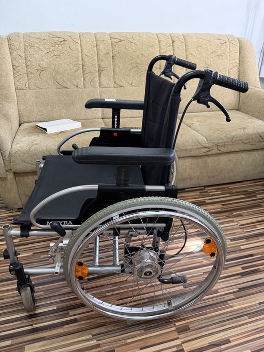 Scaun rulant 53 cm medical batrani handicap dizabilitati