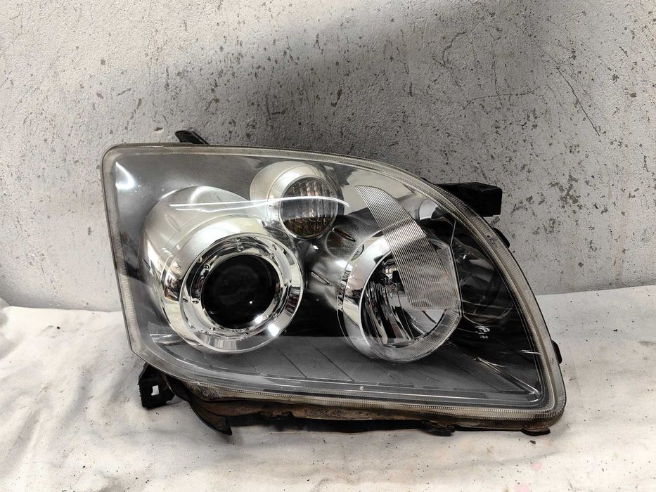 Оригинален фар Тойота Авенсис  Toyota Avensis H7 Feis