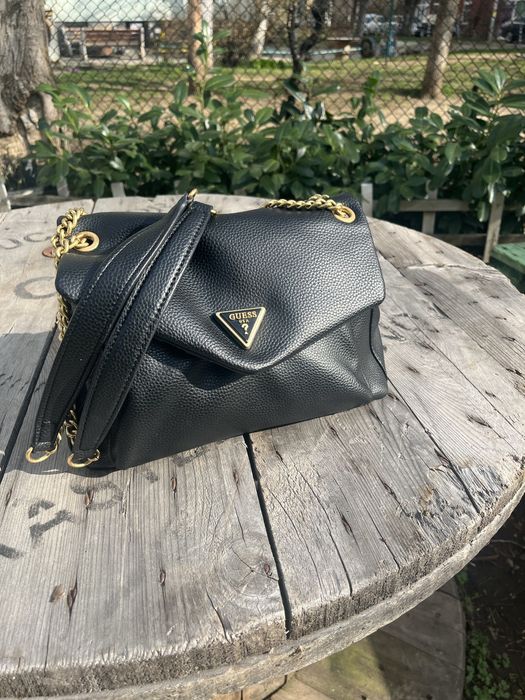 Дамска чанта Guess