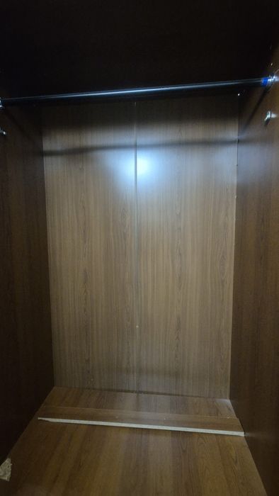 Продам шкаф с зеркалом