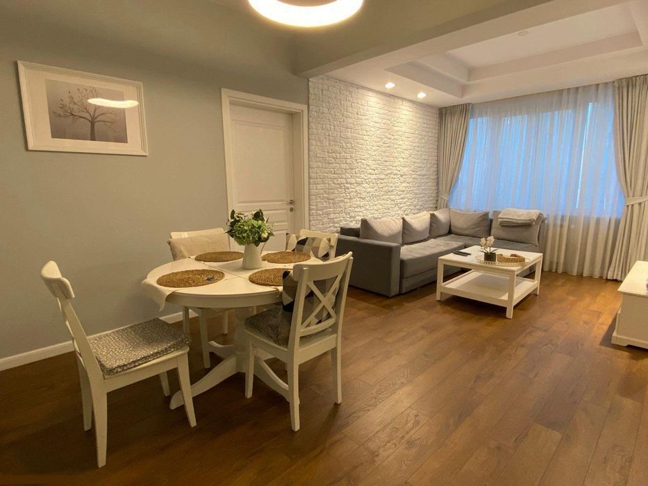 Дава се под наем Двустаен апартамент в София, Център - 70 кв.м за 967.47 € - Снимка #1