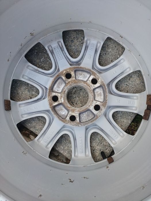 Vand set 4 roți iarnă VW Golf 5  Golf 6  Passat B6 B7, Octavia 2  Leon 2 A3  Michelin Alpin 6 jante originale