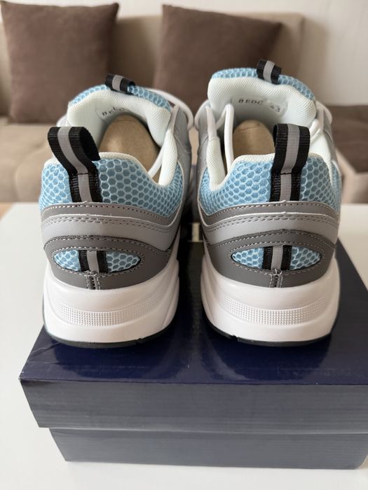 Dior B22 ‘White blue’