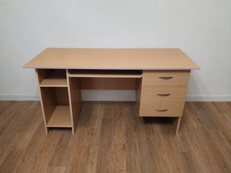 Продам стол компьютерный б/у