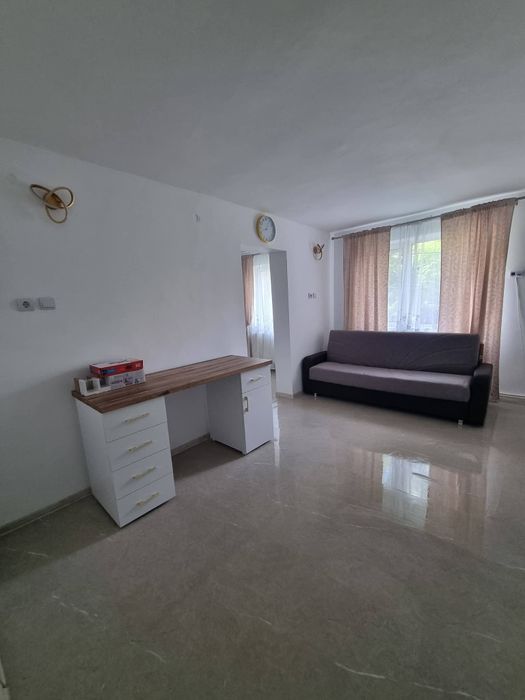 Închiriez apartament