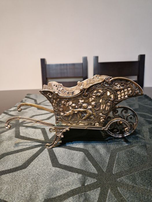 Уникална антикварна  поставка стойка за вино