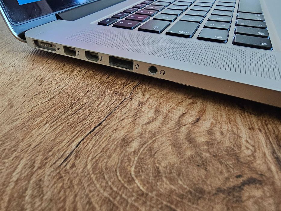 MacBook Pro Retina 15" (Late 2013) | Intel Core i7 2.3GHz / 16GB RAM / 512GB NVMe SSD / Nvidia GT 750M 2GB / 6 часа Батерия / А1398 EMC 2745