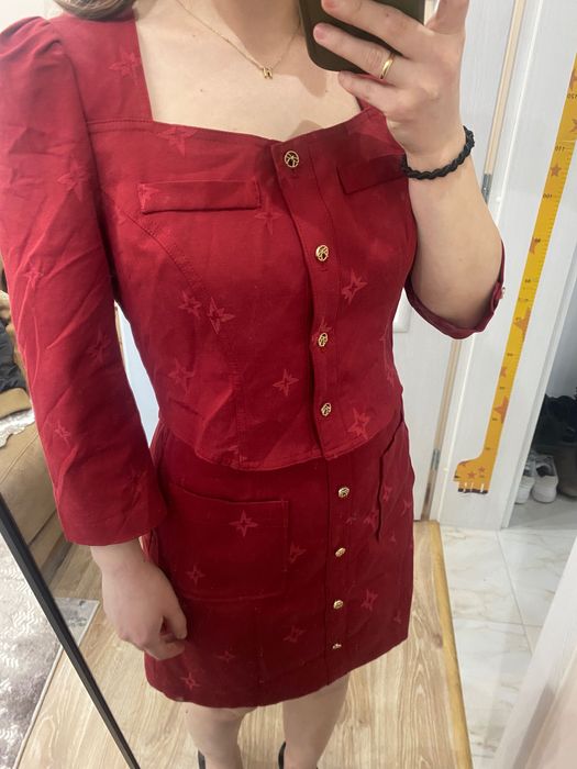 Дамски костюм от две части