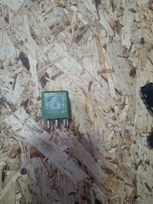 Продам запчасти от Mercedes 124