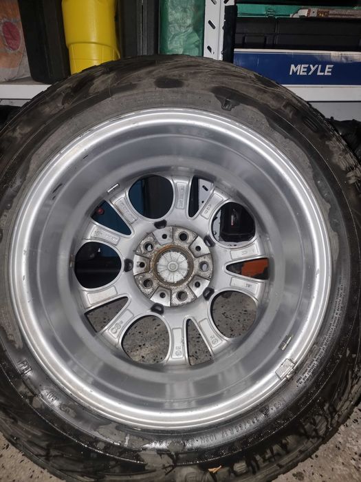 Зимни гуми с оригинални лети джанти за БМВ Х3 Е83 .