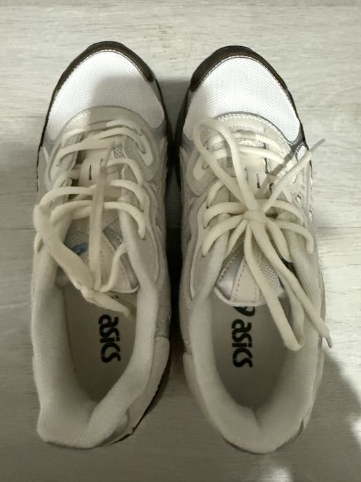 Новые обувь asics