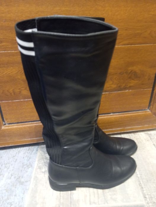 Високи ботуши черни и подарък чанта