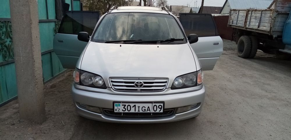 Продам машину тойота ипсум, есть торг