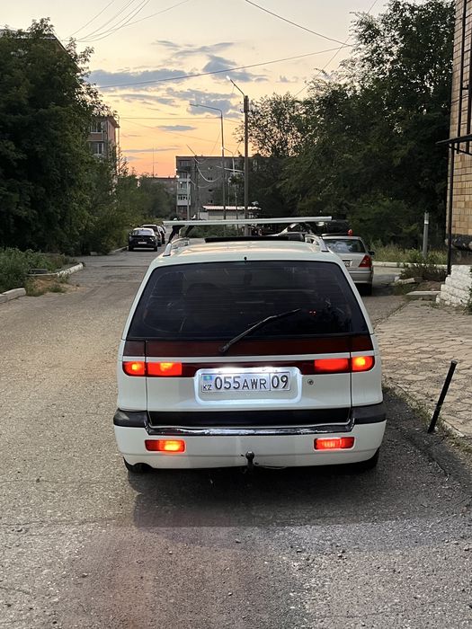 Mitsubishi space wagon
