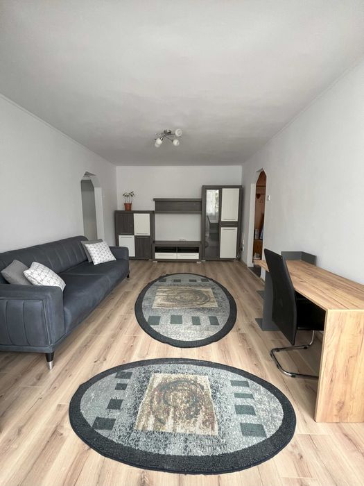 Proprietar Inchiriez Apartament 2 camere Etaj 1 Semidecomandat recent renovat Terezian