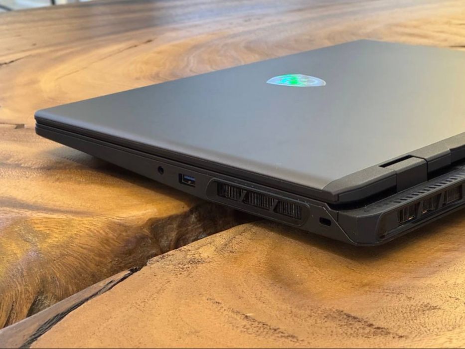 MSI Crosshair 17 HX D14VGKG-i9 QHD