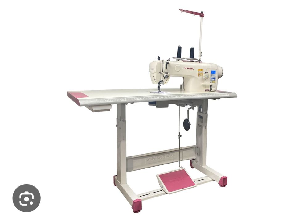 Швейная машина Аврора