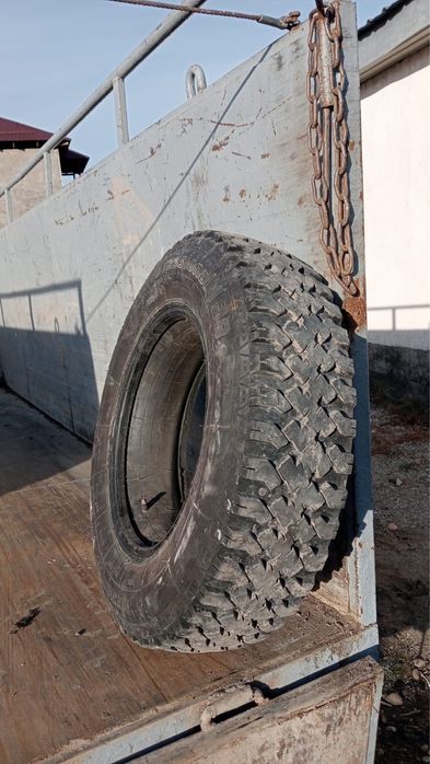 Продам Покрышку всесезонка 2 шт