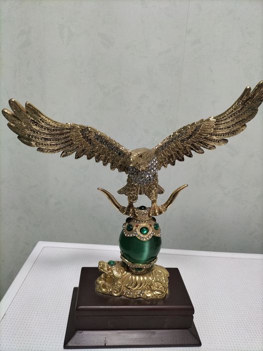 Продам статуэтку.