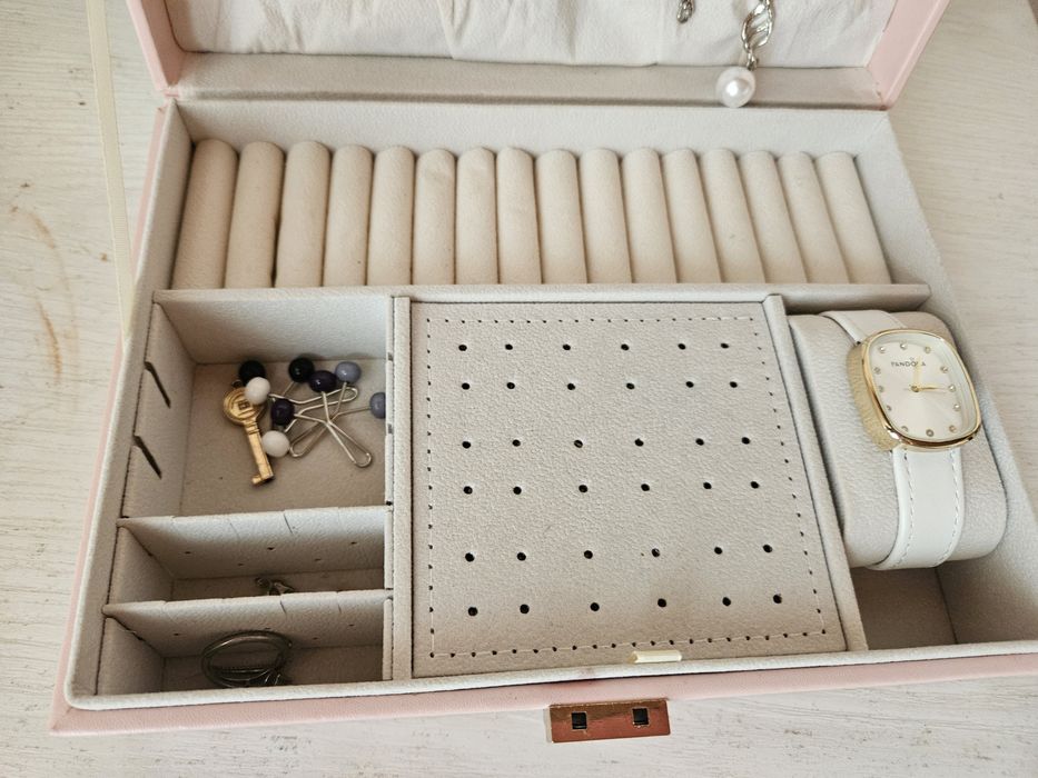 Taqinchoqlar uchun organayzer