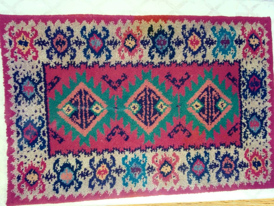 Предлагам  вълнена прежда за изработване на изделия тип халища