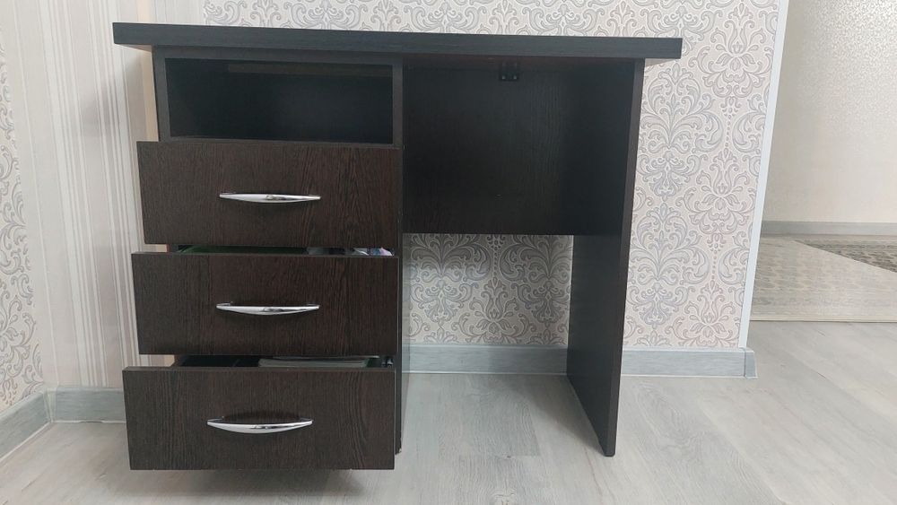 Тумба, размер 90×45 см.