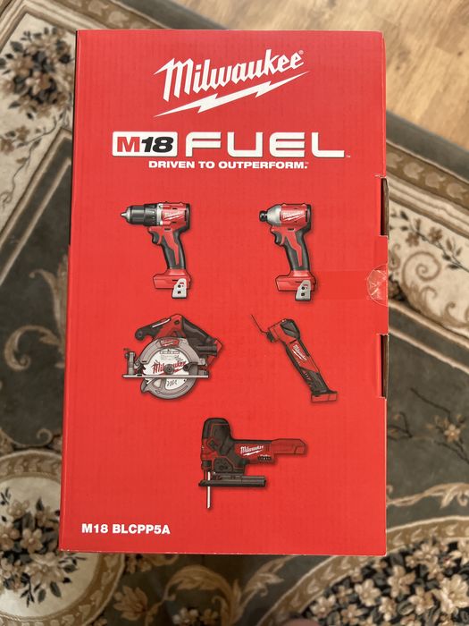 Set scule M18 Milwaukee pentru insurubat si taiat