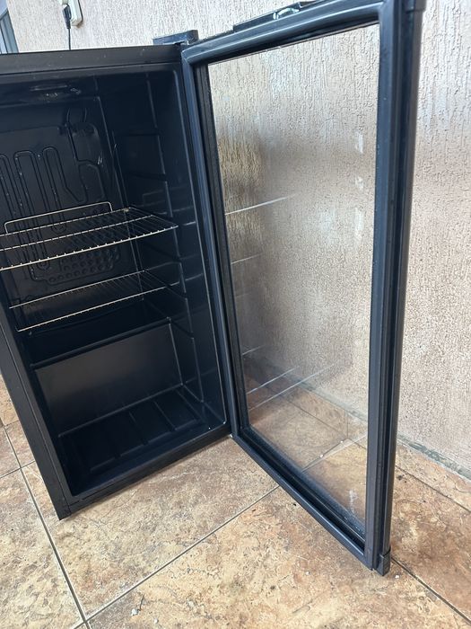 Mini frigider / Vitrina frigorifica