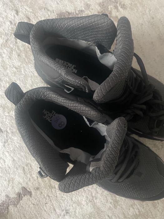 Vand ghete dama The North Face 39,5 marime noi , originale