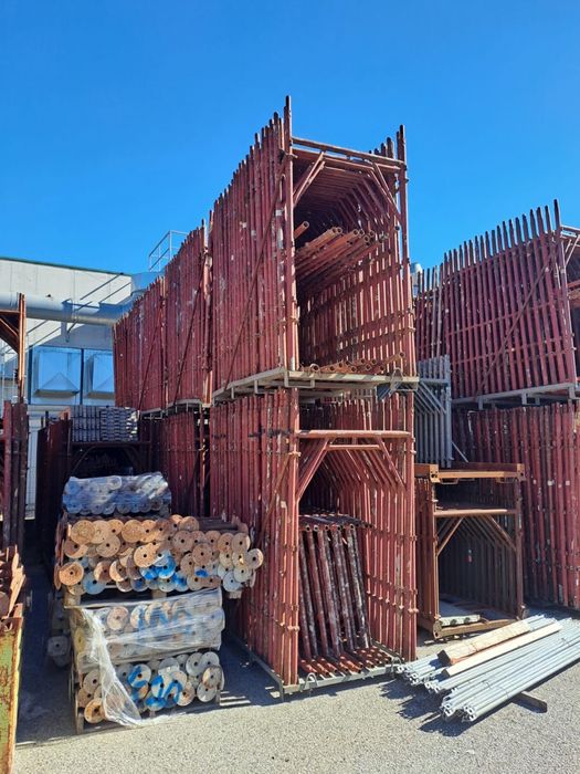 Schela metalica uzata cu gard de vanzare sau chirie/închiriat