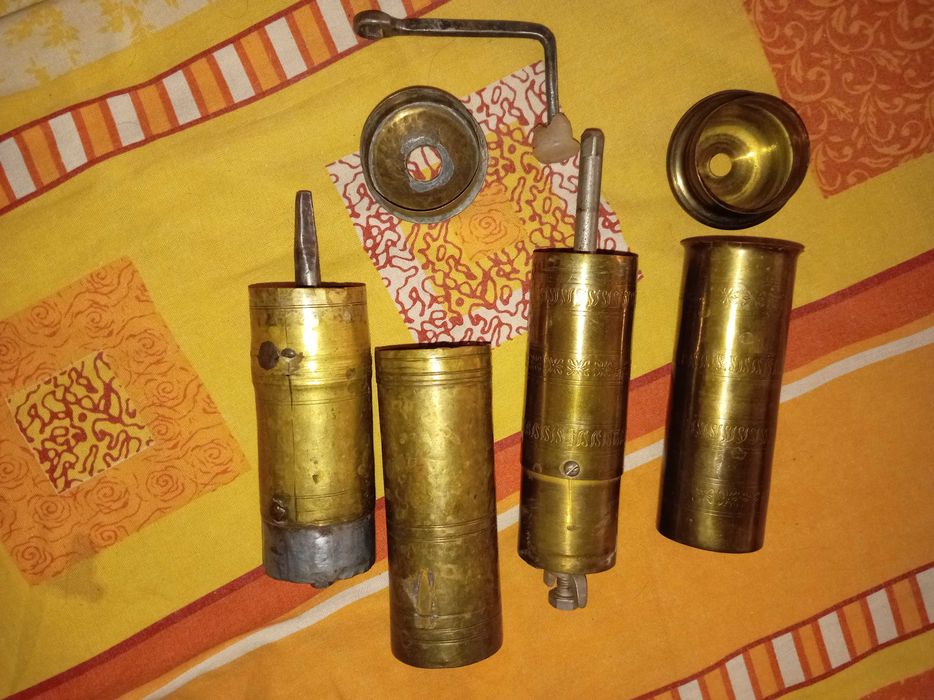 Râșniță cafea alamă vintage