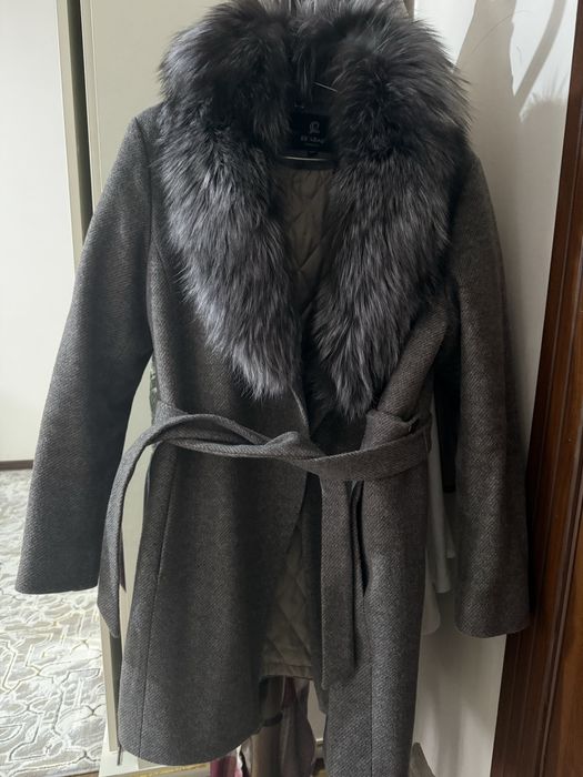 Кашемир палто сотилади.