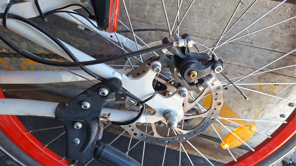 Bicicleta HiLL 800,frine disc,suspensie,anvelope,totul original