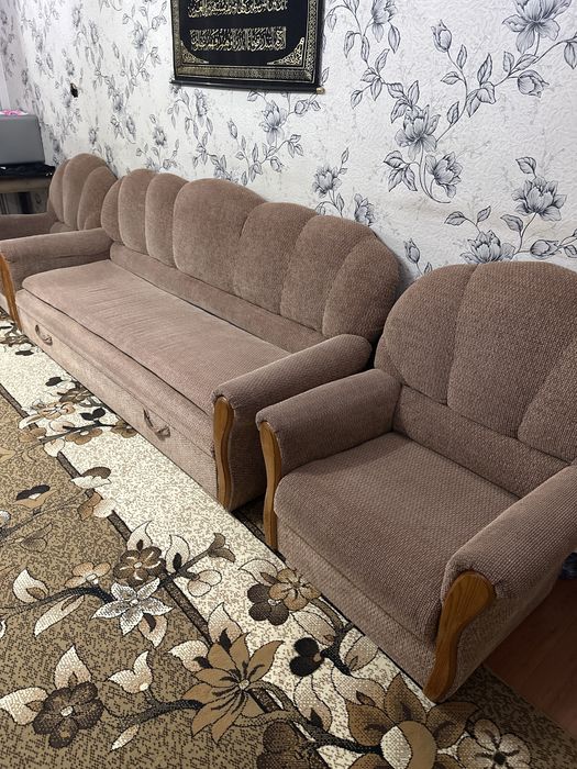 Продам диван с кресломи