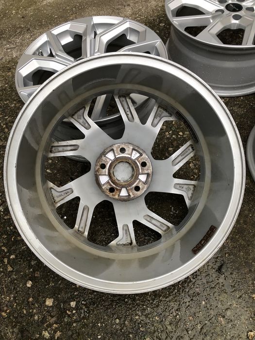 Джанти Radius 18 5x112 ET 41 с гуми 225/45/18 VW Seat Audi Skoda