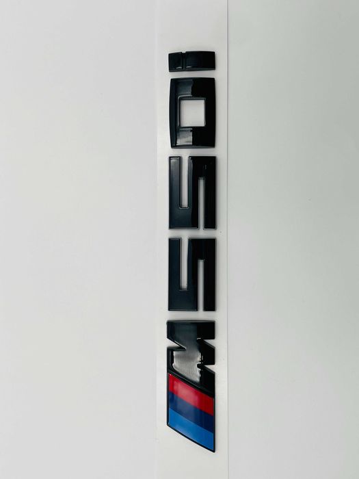 Emblema compatibila BMW M550i negru