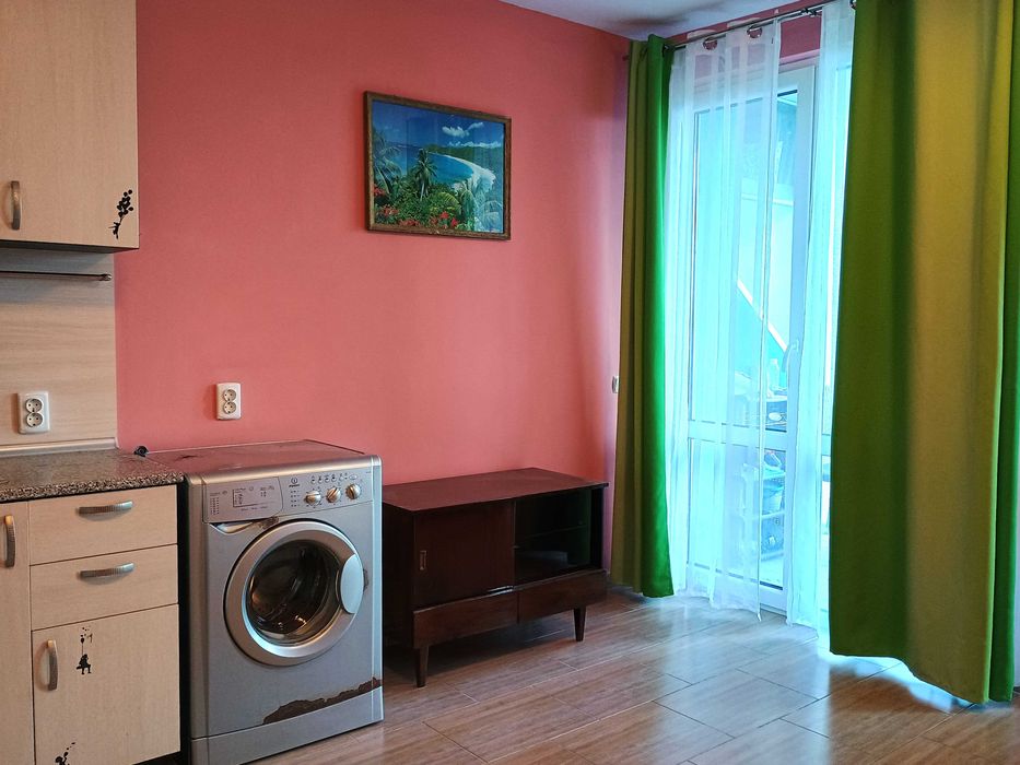 Дава се под наем Тристаен апартамент в с. Кошарица, Област Бургас - 106 кв.м за 305.49 € - Снимка #2