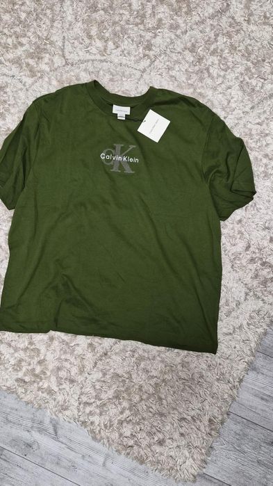 Vind Tricou Calvin Klein xxl