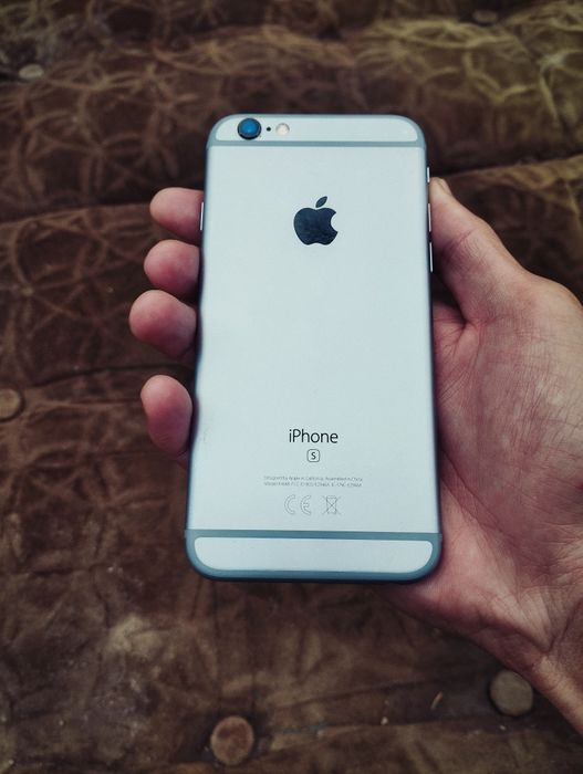 Продам Айфон 6s 32GB